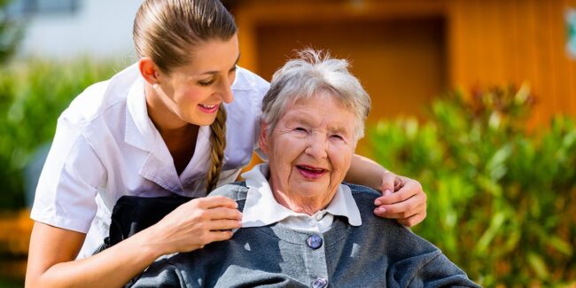 пожилой человек